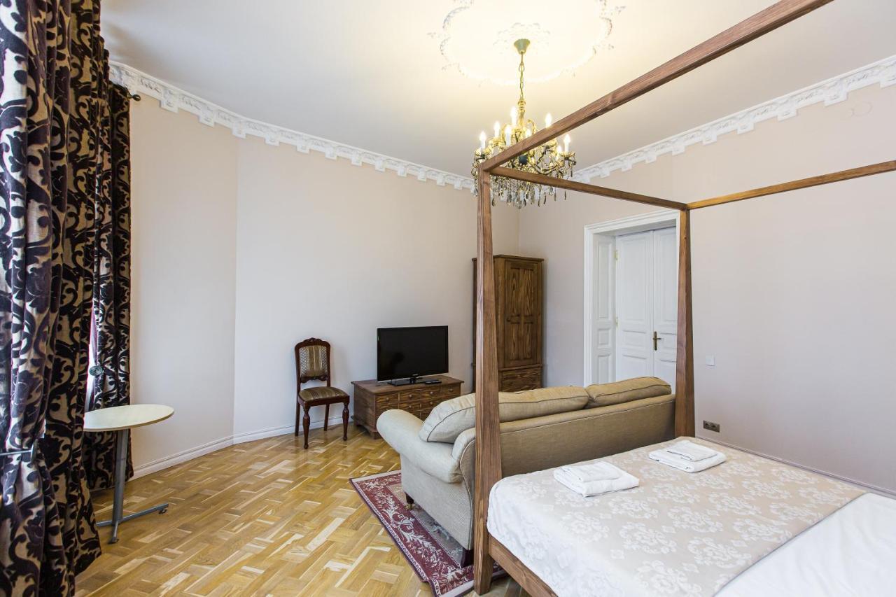 Австрійська Квартира В Центрі На Вулиці Михальчука 5 Lviv Eksteriør billede